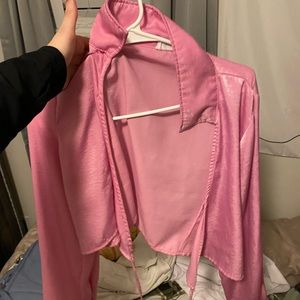 never worn, tie around your body almost like a jacket, super cute